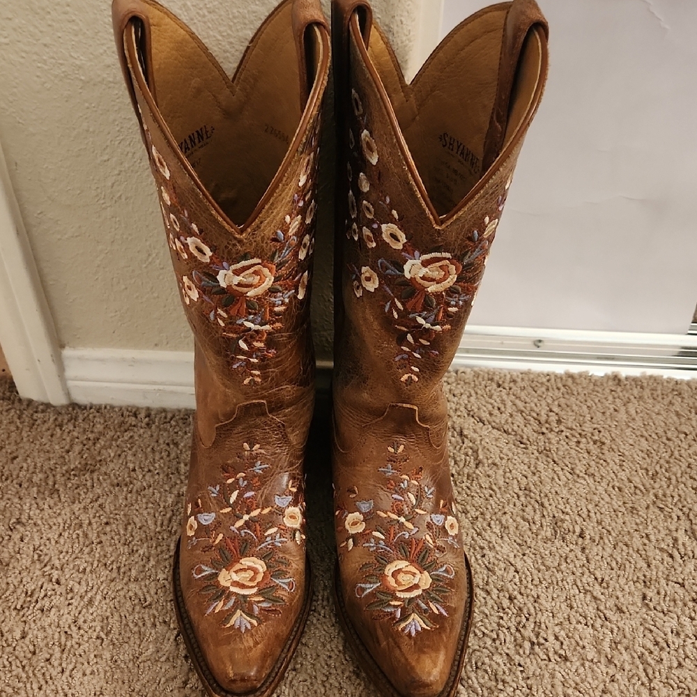 Shyanne Floral Embroidered Tan Heeled Boots - Picture 4 of 6